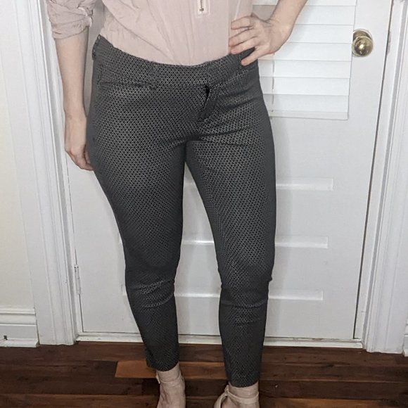 Fun diamond-patterned pixie capris - Picture 2 of 5